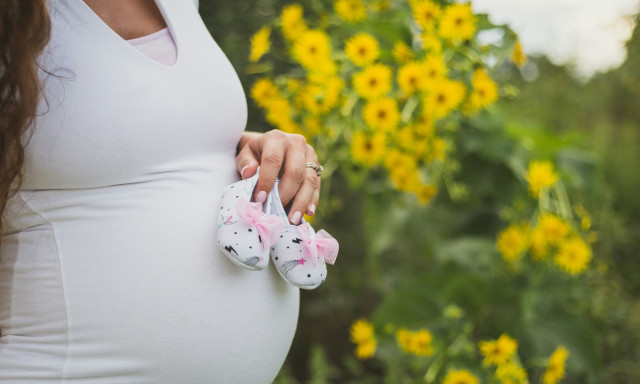 Γυναίκα γέννησε δίδυμα με διαφορετικούς πατέρες - Η σπάνια περίπτωση που κατέγραψαν επιστήμονες
