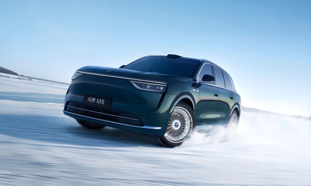 Seres Aito M8: Το SUV από την Κίνα που έχει μέχρι και… τουαλέτα!