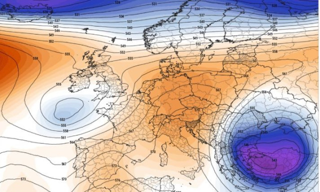 Καιρός: Ισχυρός «Ωμέγα εμποδιστής» φέρνει Αρκτικό κρύο στα Βαλκάνια - Πότε θα επηρεαστεί η Ελλάδα