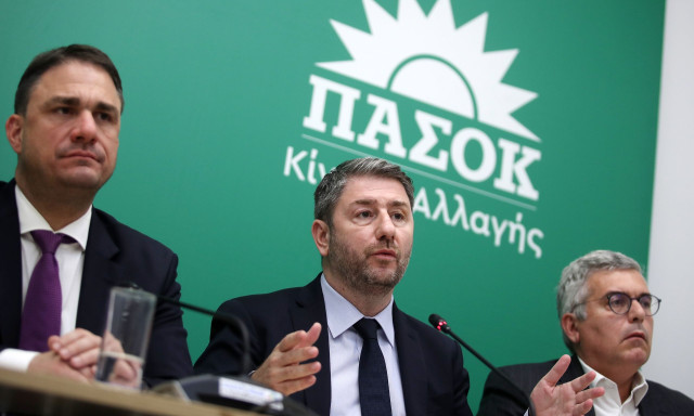 «Άναψαν» τα τηλέφωνα μεταξύ Ανδρουλάκη, Φάμελλου και Νέας Αριστεράς