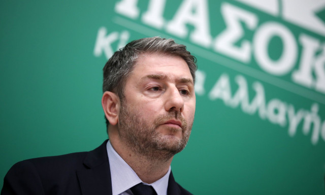 Σφοδρή σύγκρουση κυβέρνησης – ΠΑΣΟΚ για Δικαιοσύνη, υποκλοπές και Ευρωπαϊκή Εισαγγελία