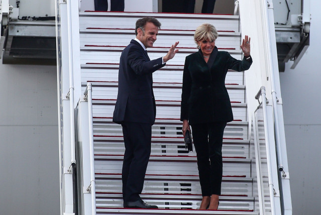 Λίγο Μακρόν ακόμα, Ακριβοθώρητες πρώτες κυρίες, 4 στους 23 στο Πολιτικό Συμβούλιο του ΠΑΣΟΚ