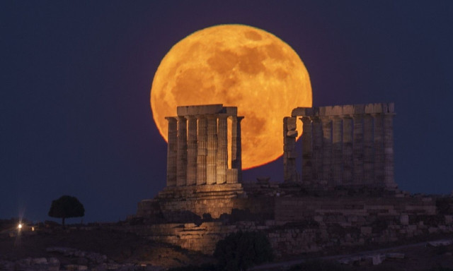 Πανσέληνος Μαΐου: Πότε θα δούμε το «Φεγγάρι των Λουλουδιών» στον ουρανό