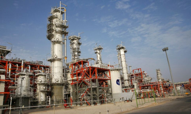 Iράν: Έχει τόσο απούλητο πετρέλαιο που το αποθηκεύει σε εγκαταλελειμμένες δεξαμενές