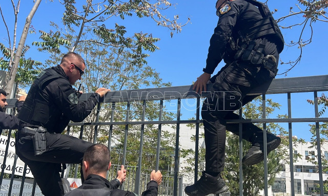 Συμβαίνει τώρα: Επιχείρηση της ΕΛΑΣ στο Πρωτοδικείο για τη σύλληψη του 89χρονου