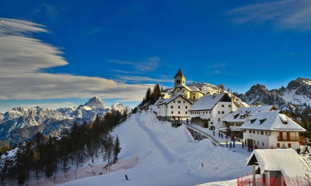 Αυτή είναι η νέα τάση: Προσφέρουν σπίτια με 1 ευρώ στις Άλπεις και οι αιτήσεις πέφτουν «βροχή»