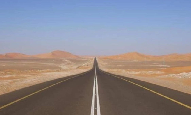 Ο μακρύτερος ευθύς δρόμος στον κόσμο: 240 χλμ χωρίς στροφή στην έρημο