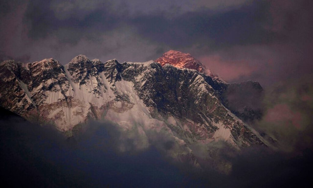 Τα Ιμαλάια «στεγνώνουν»: Σε χαμηλό 20ετίας το χιόνι - Φόβοι για κρίση νερού για 2 δισ. ανθρώπους