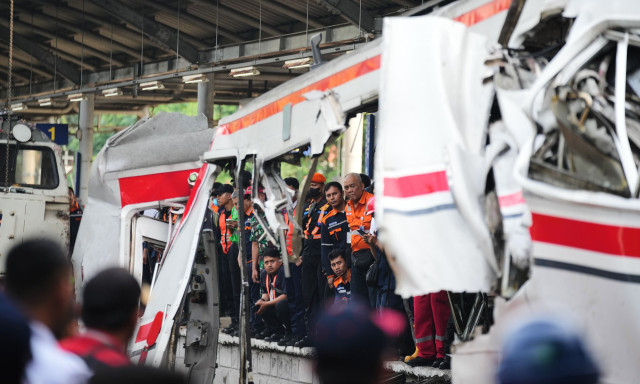Τραγωδία στην Ινδονησία: Στους 14 οι νεκροί από το σιδηροδρομικό δυστύχημα κοντά στην Τζακάρτα