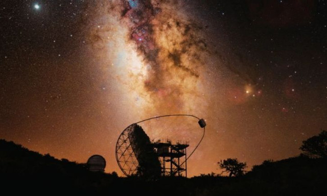 Οι αστρονόμοι μόλις ανακάλυψαν μια κολοσσιαία δομή πίσω από τον Γαλαξία μας