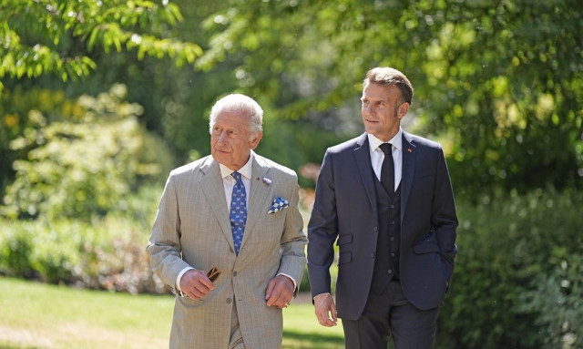 Η «εκδίκηση» Μακρόν με το αστείο του Βασιλιά Κάρολου για τα «γαλλικά» των Αμερικανών - «Θα ήταν σικ»