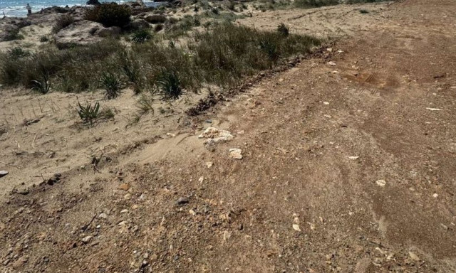 Κρήτη: Προσπάθησαν να ανοίξουν παράνομο δρόμο στην παραλία στα Φαλάσαρνα