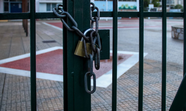 Κολωνός - Αυτοκτονία διευθύντριας: Έρευνα από τη Διεύθυνση Εκπαίδευσης -Τι απαντά για το «bullying»