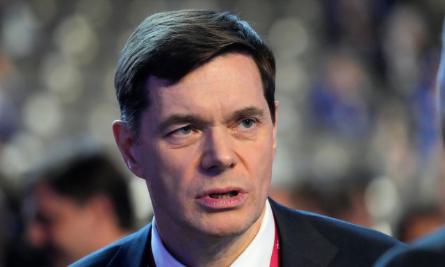 Ποιος είναι ο Ρώσος μεγιστάνας που διέσχισε χωρίς πρόβλημα με το γιοτ του τα Στενά του Ορμούζ