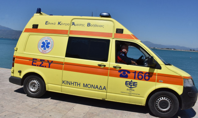 Κρήτη: Τουρίστας ξυλοκοπήθηκε σε καφετέρια – Μεταφέρθηκε στο νοσοκομείο