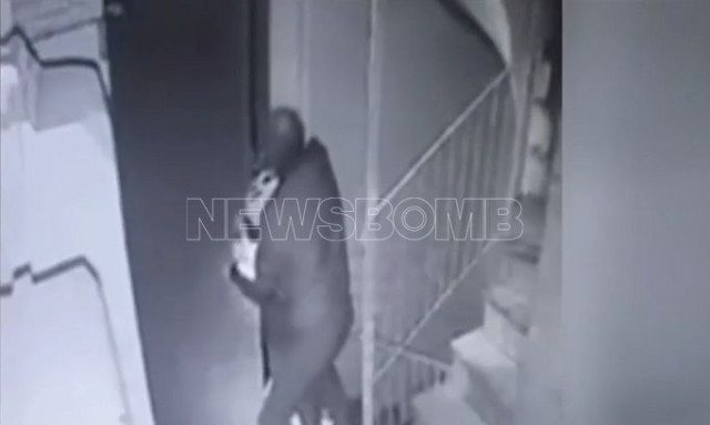 Κολωνός: Αστυνομικός εκτός υπηρεσίας έπιασε επ' αυτοφώρω διαρρήκτη που του επιτέθηκε με κατσαβίδι