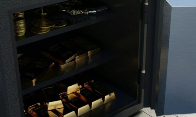 Αγόρασε χρηματοκιβώτιο για 15 ευρώ που έκρυβε θησαυρό: Η αντίδρασή του αποτελεί εξαίρεση στον κανόνα