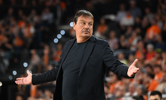 Έξαλλος Αταμάν με τη… φιλοξενία της Βαλένθια: «Μπροστά στα αποδυτήριά μας είναι 10 αστυνομικοί»