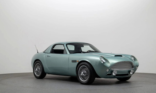 Αυτό το Mazda MX-5 έχει μεταμορφωθεί με επιτυχία σε… Aston Martin