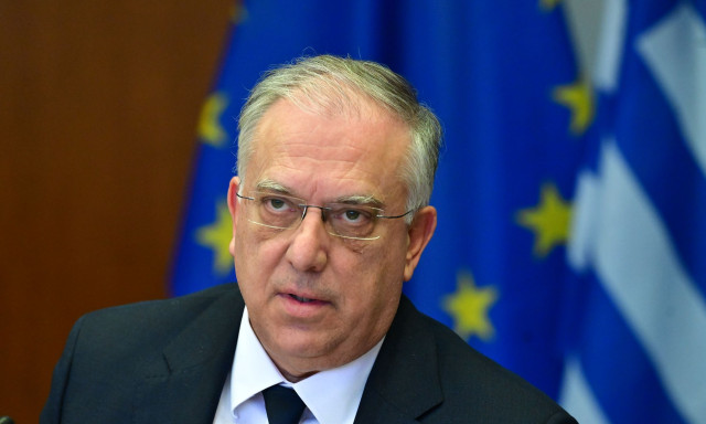 Τι αλλάζει με τα καταναλωτικά δάνεια μέχρι 100.000 ευρώ - Διευκρινίσεις Θεοδωρικάκου