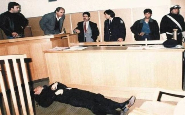 «Τώρα λευτερώθηκα»: Όταν οι γονείς νεκρών παιδιών πήραν τον νόμο στα χέρια τους