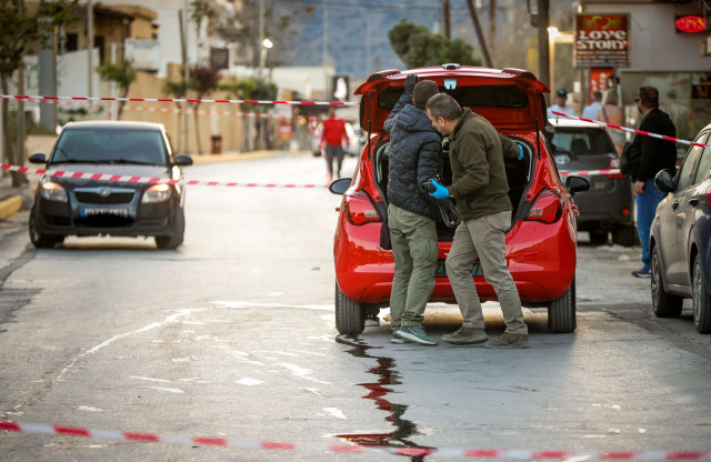 Δολοφονία Κρήτη: Ο 21χρονος έτρεξε και προσπάθησε να κλωτσήσει τον 54χρονο όταν είδε το πιστόλι