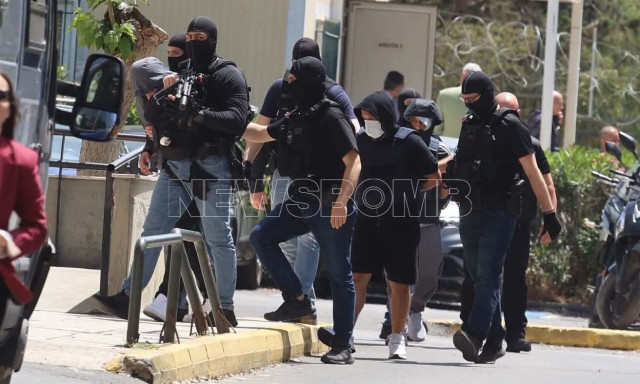 Δολοφονία Μοσχούρη: Βαρύ κατηγορητήριο - Για εννέα κακουργήματα διώκονται οι συλληφθέντες