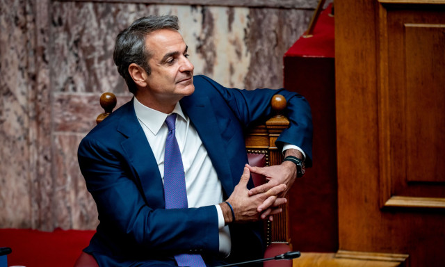 O Μητσοτάκης σβήνει τη φωτιά της γκρίνιας στη ΝΔ – Μήνυμα ενότητας μετά τα «καρφιά»