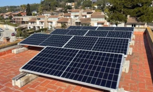 «Παράγουν περισσότερη ισχύ από το ίδιο φως»: Η Ιαπωνία φέρνει επανάσταση στην ηλιακή ενέργεια
