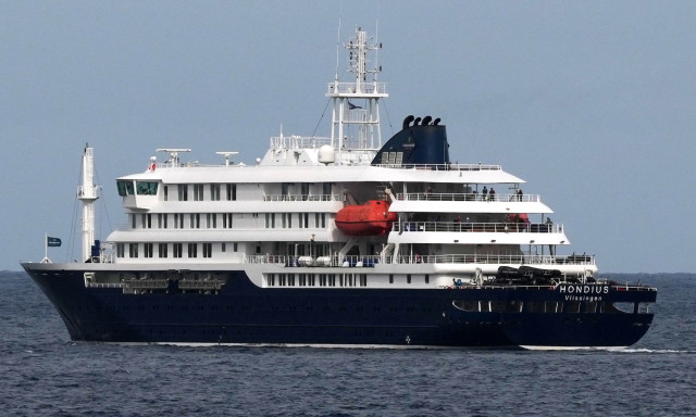 Μετ' εμποδίων η εκκένωση του «MV Hondius» - Αγκυροβόλησε στο λιμάνι της Γκραναδίγια λόγω καιρού