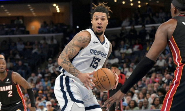 NBA: Πέθανε ξαφνικά ο Μπράντον Κλαρκ, επιθετικός των Γκρίζλις, σε ηλικία 29 ετών