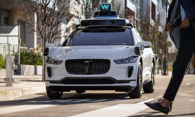 Πρόστιμα στα robotaxi χωρίς οδηγό – Νέοι αυστηροί κανόνες για τα αυτόνομα αυτοκίνητα