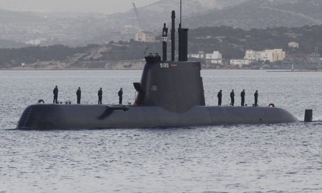 Πρωτοφανές περιστατικό με υποβρύχιο τύπου Παπανικολής στην Τήνο: Πιάστηκε στα δίχτυα ψαρά!