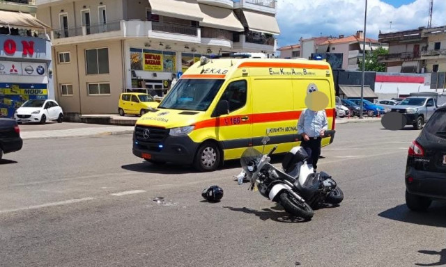 Αγρίνιο: Σοβαρό τροχαίο στην Εθνική Οδό - Ι.Χ. συγκρούστηκε με μηχανάκι