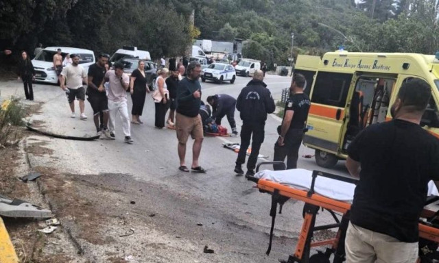 Σκιάθος: Σφοδρή σύγκρουση οχήματος -  Σε σοβαρή κατάσταση η συνεπιβάτης
