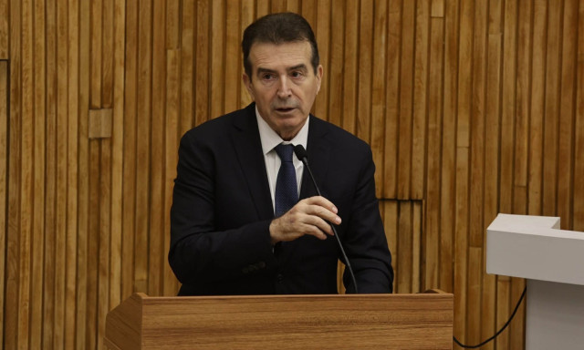 Χρυσοχοΐδης για πατίνια: «Πάμε σε πλήρη απαγόρευση για ανηλίκους - Υποχρεωτική ασφάλιση»