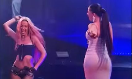 Eurovision: Η Dara πάνω στη σκηνή με την Φουρέιρα τραγουδάνε και χορεύουν «Bangaranga»