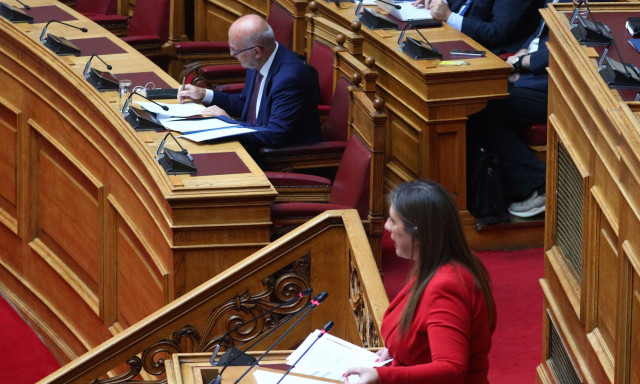 Βουλή - Καυστική επίθεση Φλωρίδη σε Κωνσταντοπούλου: Με Τσίπρα και Καρυστιανού οδηγείται σε αφανισμό