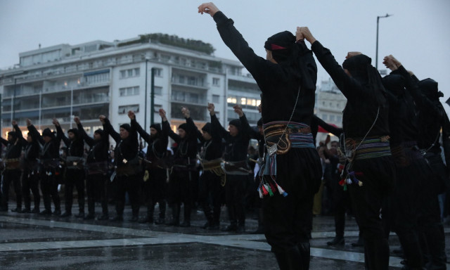 Εκδηλώσεις μνήμης και τιμής για τα θύματα της Γενοκτονίας των Ποντίων: Ο χορός μέσα στην βροχή