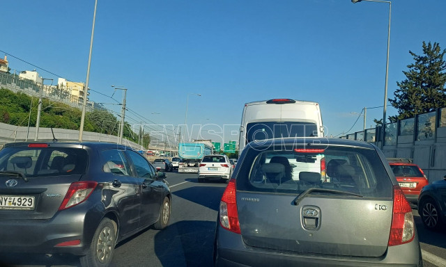 Κίνηση τώρα:  Μποτιλιάρισμα σε Κηφισό, Κηφισίας, Ποσειδώνος - Καθυστερήσεις και στην Αττική Οδό