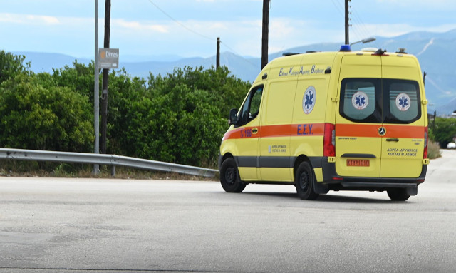 Η δωρεά ασθενοφόρου από αγρότισσα που συγκίνησε τον Άδωνι – Το μεγάλο ευχαριστώ του υπουργού