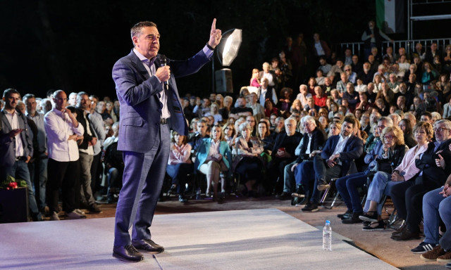Ο Αλέξης Τσίπρας στα... μπλαουγκράνα: «Όλη η ομάδα προετοιμάζεται για τη μεγάλη ημέρα»