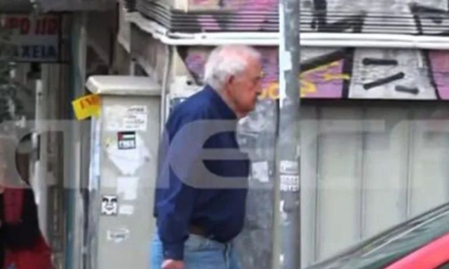 Αλέξανδρος Γιωτόπουλος: Οι πρώτες εικόνες μετά την αποφυλάκισή του, στον Βύρωνα