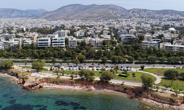 Η οσμή που σκέπασε την Αττική: Τα σενάρια που αποκλείονται κι οι επιστημονικές αντιφάσεις