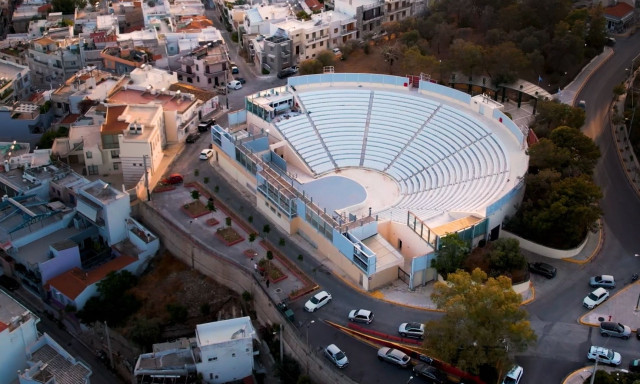 Το Βεάκειο Θέατρο επιστρέφει δυναμικά και ανακοινώνει το νέο του εντυπωσιακό  πρόγραμμα!