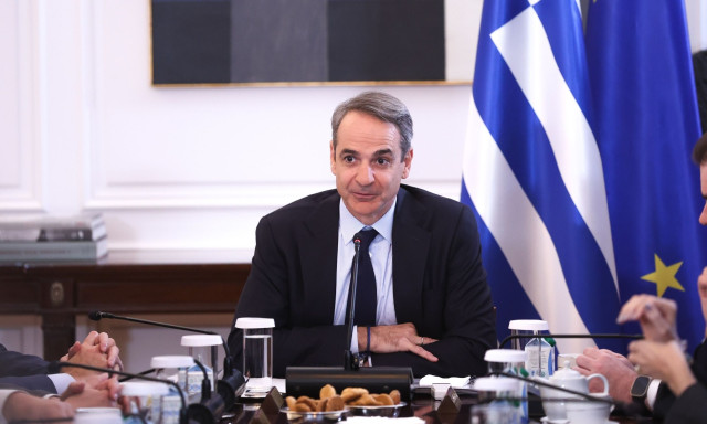 Υπουργικό: Μισθοί, Ταμείο Ανάκαμψης, AI, επενδύσεις και Στουρνάρας στην ατζέντα Μητσοτάκη