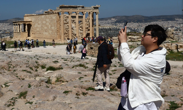 Στα 32,4 δισ. ευρώ ανήλθε η άμεση συνεισφορά του τουρισμού στο ΑΕΠ το 2025