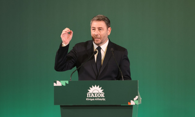 Διμέτωπη επίθεση Ανδρουλάκη: Η χώρα έχει ανάγκη από πρόσωπα που δεν έχουν προστάτες και χορηγούς