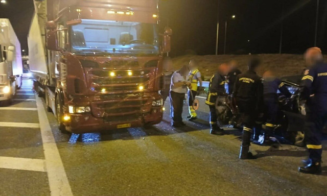 Τροχαίο στην Ιόνια Οδό: Νεκρός 74χρονος έπειτα από σύγκρουση αυτοκινήτου με νταλίκα