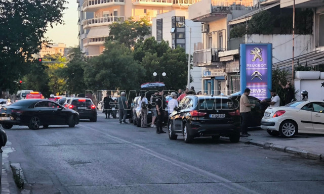 Πυροβολισμοί στην Πατησίων: Τραυματίας καταστηματάρχης - 3 ύποπτοι συνελήφθησαν μετά από καταδίωξη